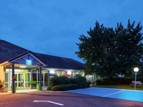 Отель Ibis Budget Versailles Coignieres  Куаньер